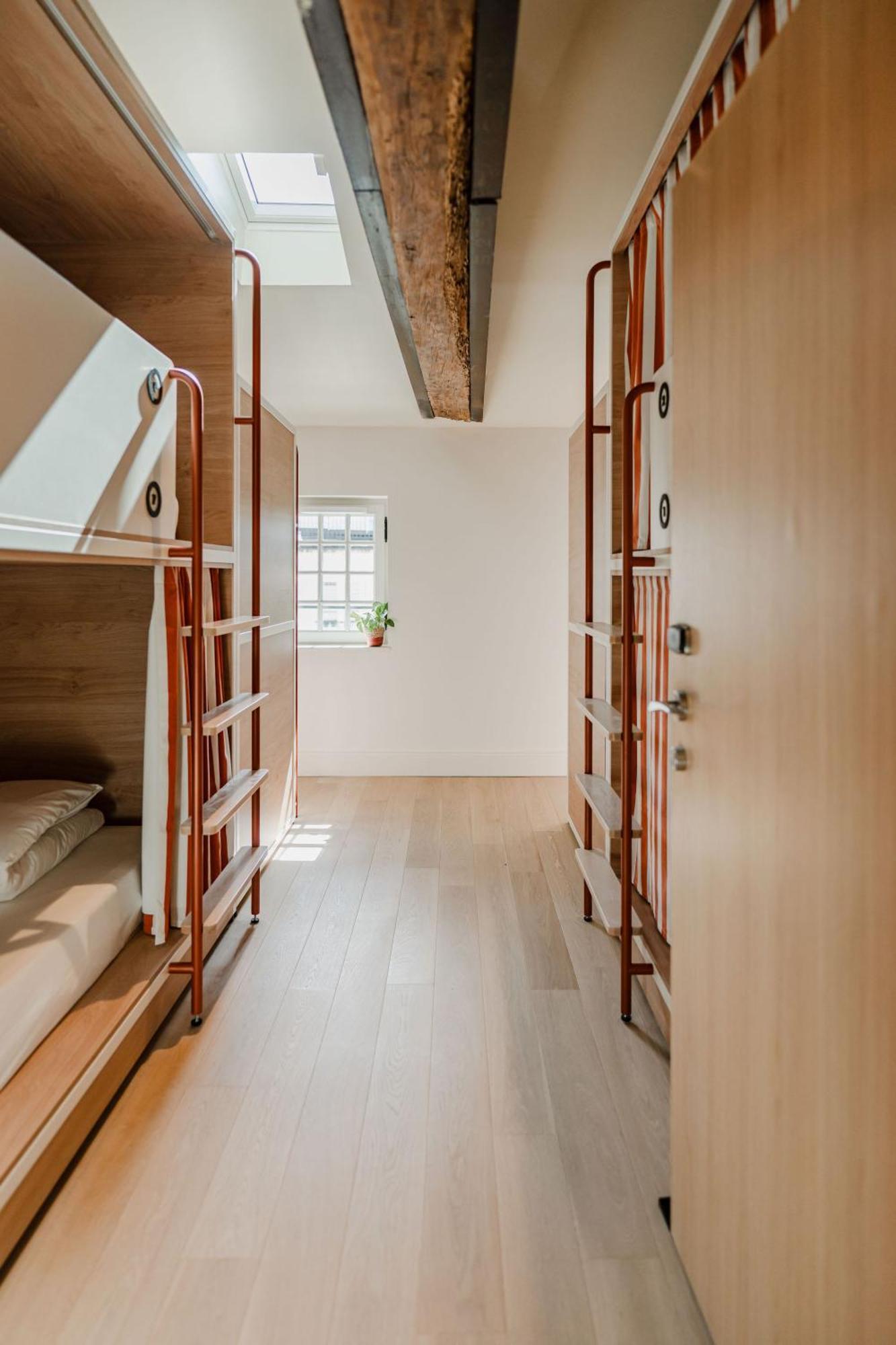 Central Hostel La Rochelle Centre Экстерьер фото