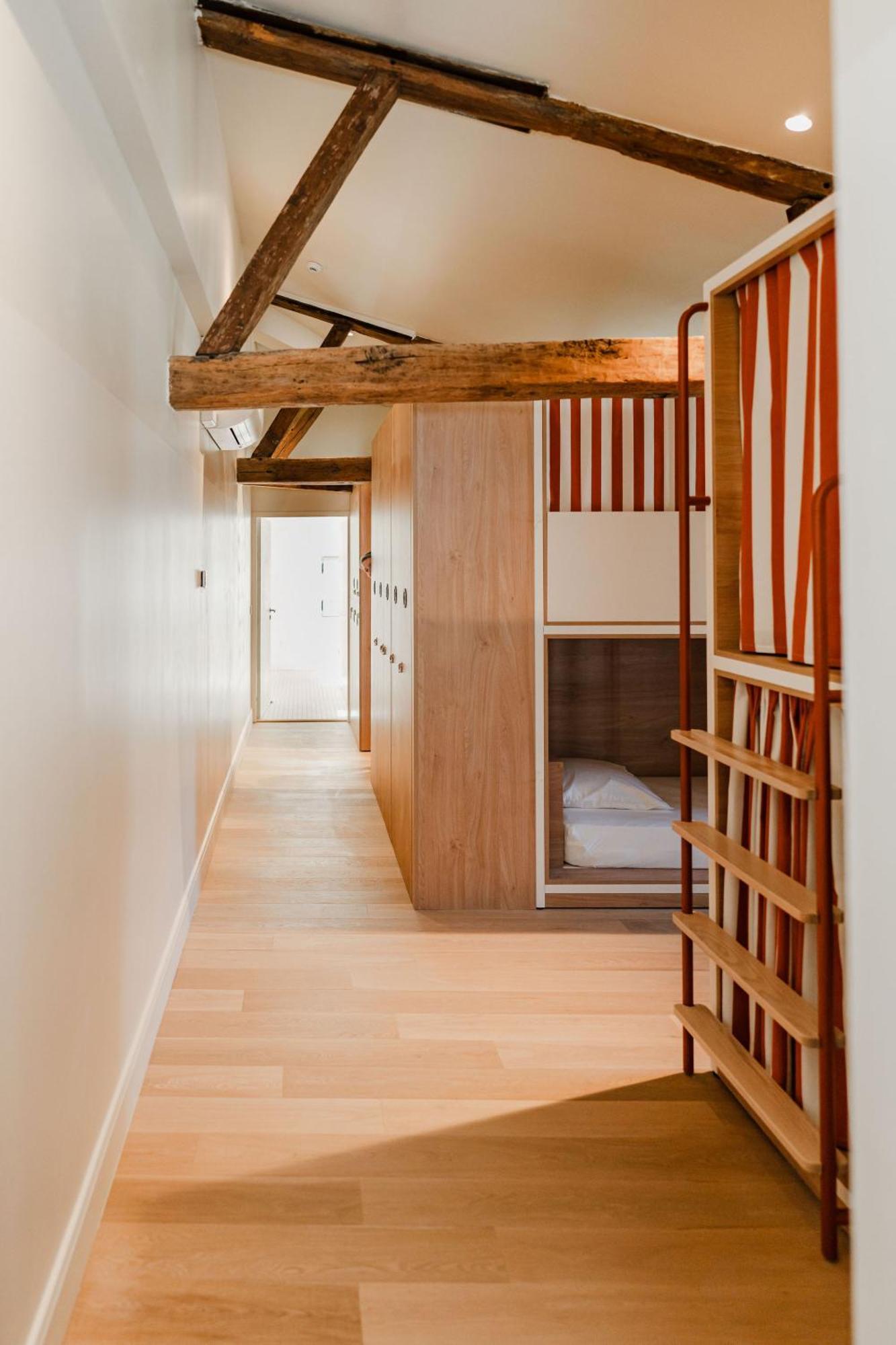 Central Hostel La Rochelle Centre Экстерьер фото