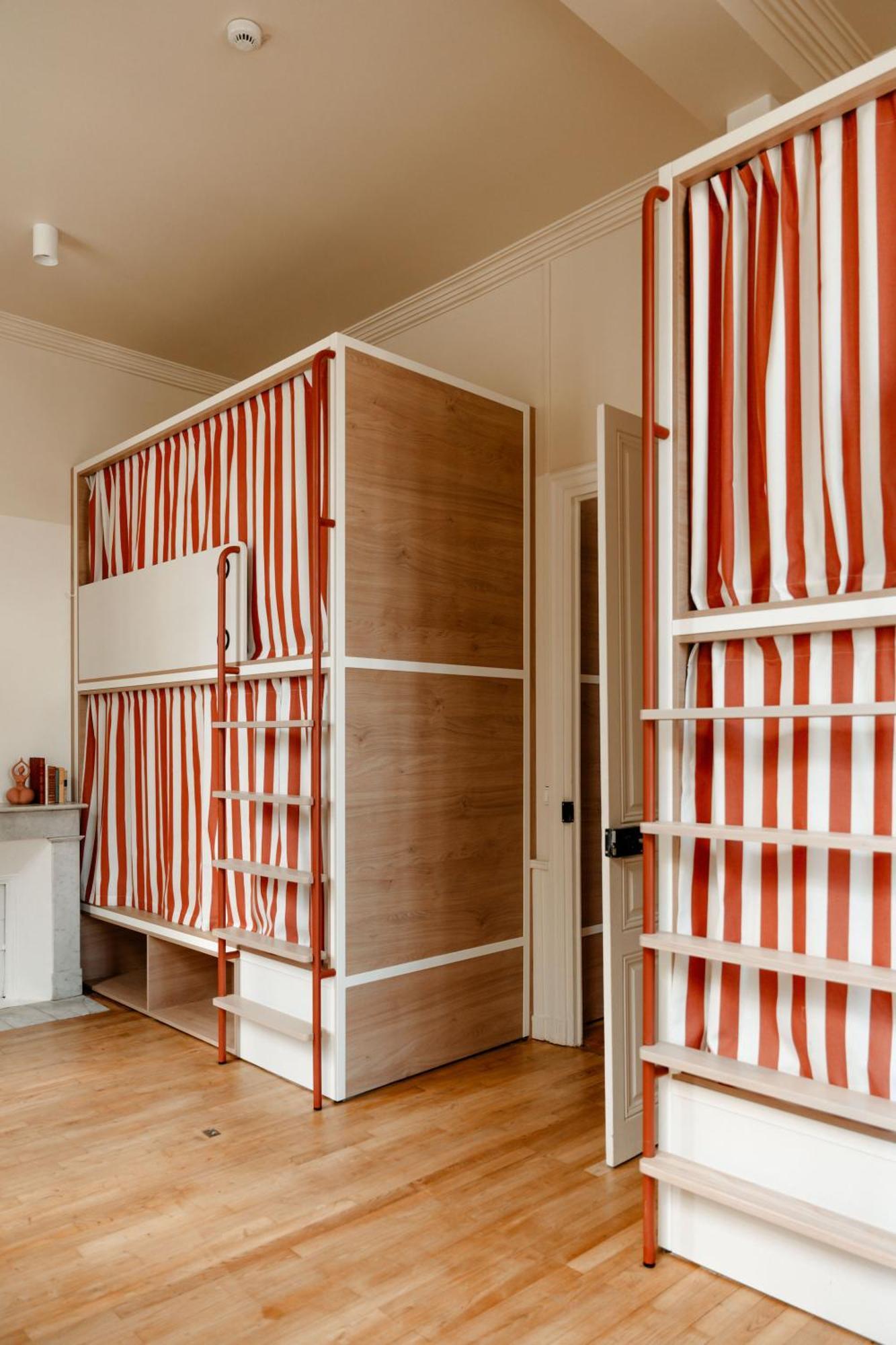 Central Hostel La Rochelle Centre Экстерьер фото