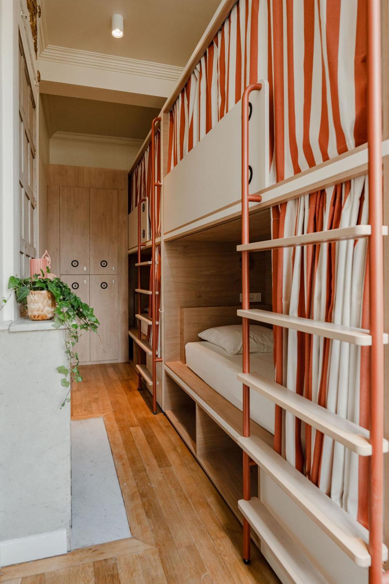Central Hostel La Rochelle Centre Экстерьер фото