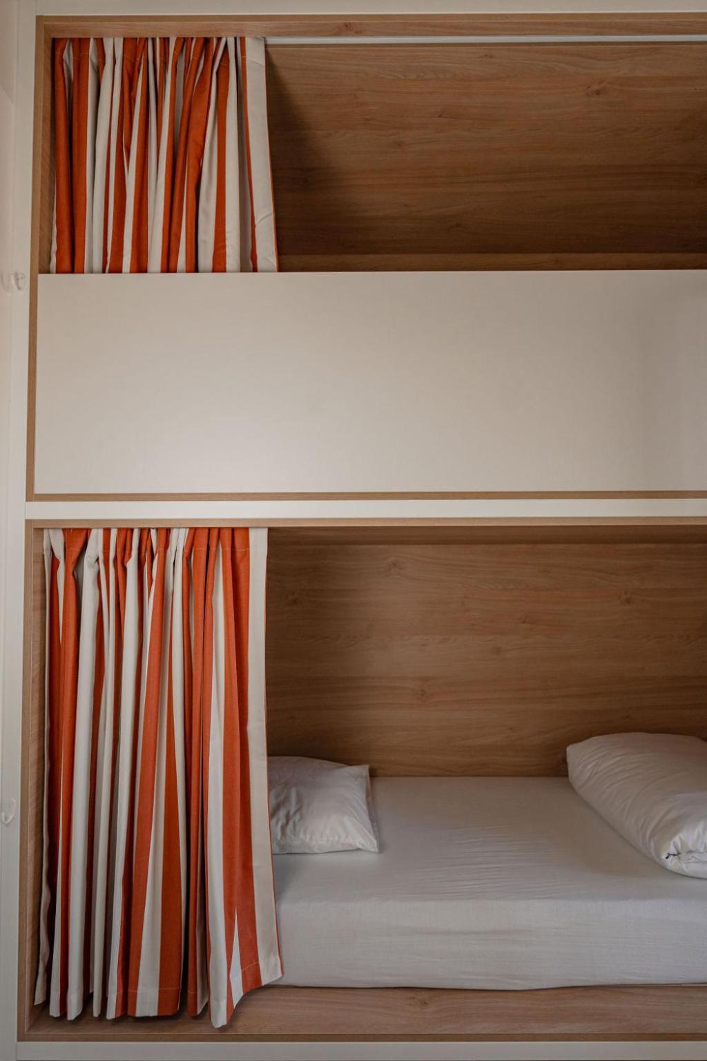 Central Hostel La Rochelle Centre Экстерьер фото